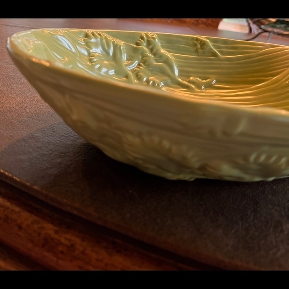 Distinctive Oval Shaped Bowl that has Raised Celery Stalk Design - Picture 8 of 8